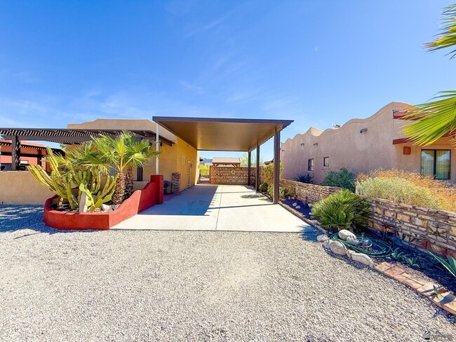 Building Photo - 13289 Onammi Ave