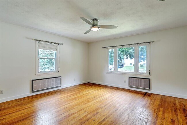 Building Photo - 5 Appian Way