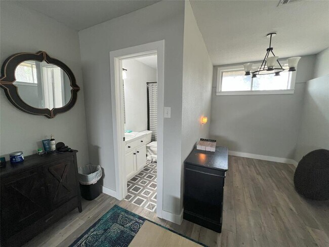 Building Photo - 128 Skyview Terrace