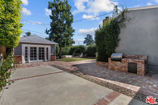 Building Photo - 4814 Lemona Ave
