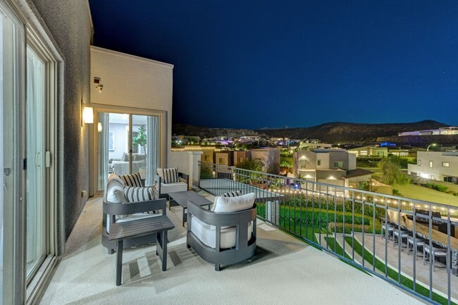 Building Photo - Distinctive Fully Furnished Estate in The Canyons!