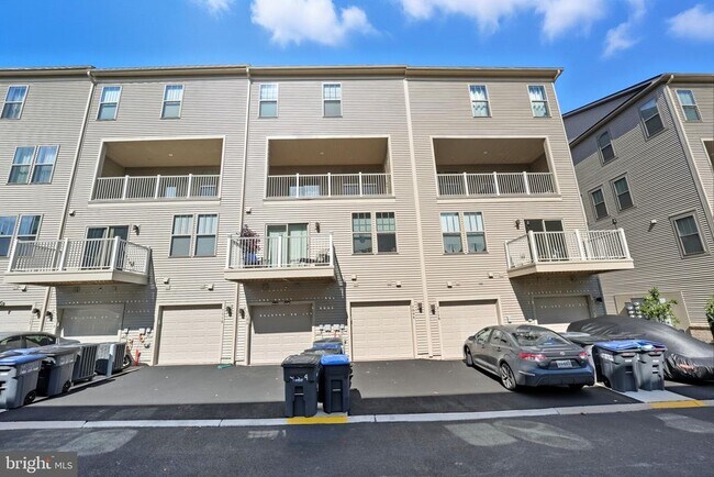 Building Photo - 709 Thomas Ln