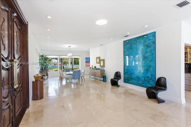 Building Photo - 1249 Biscaya Dr