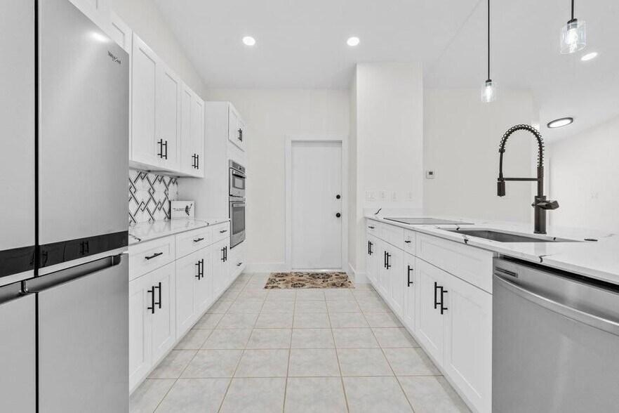 Building Photo - 48 Bentwater Cir
