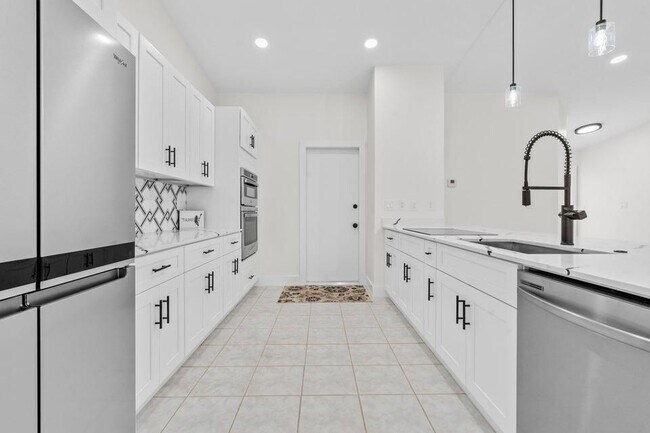 Building Photo - 48 Bentwater Cir