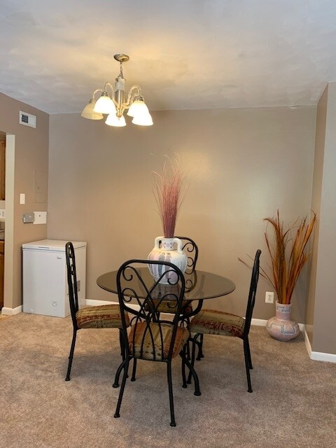 Building Photo - 10101 Prince Pl