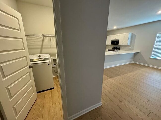 Building Photo - MOVE IN SPECIAL-FENCED YARD-NEW CONSTRUCTION