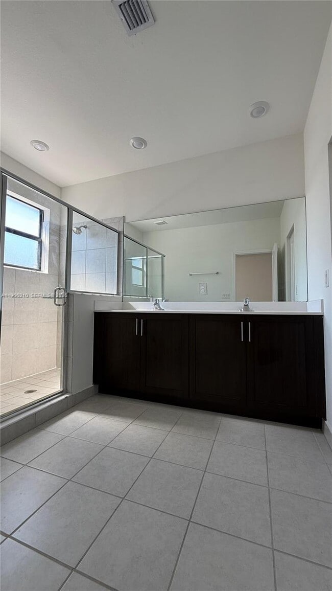 Building Photo - 11964 SW 244 Ln