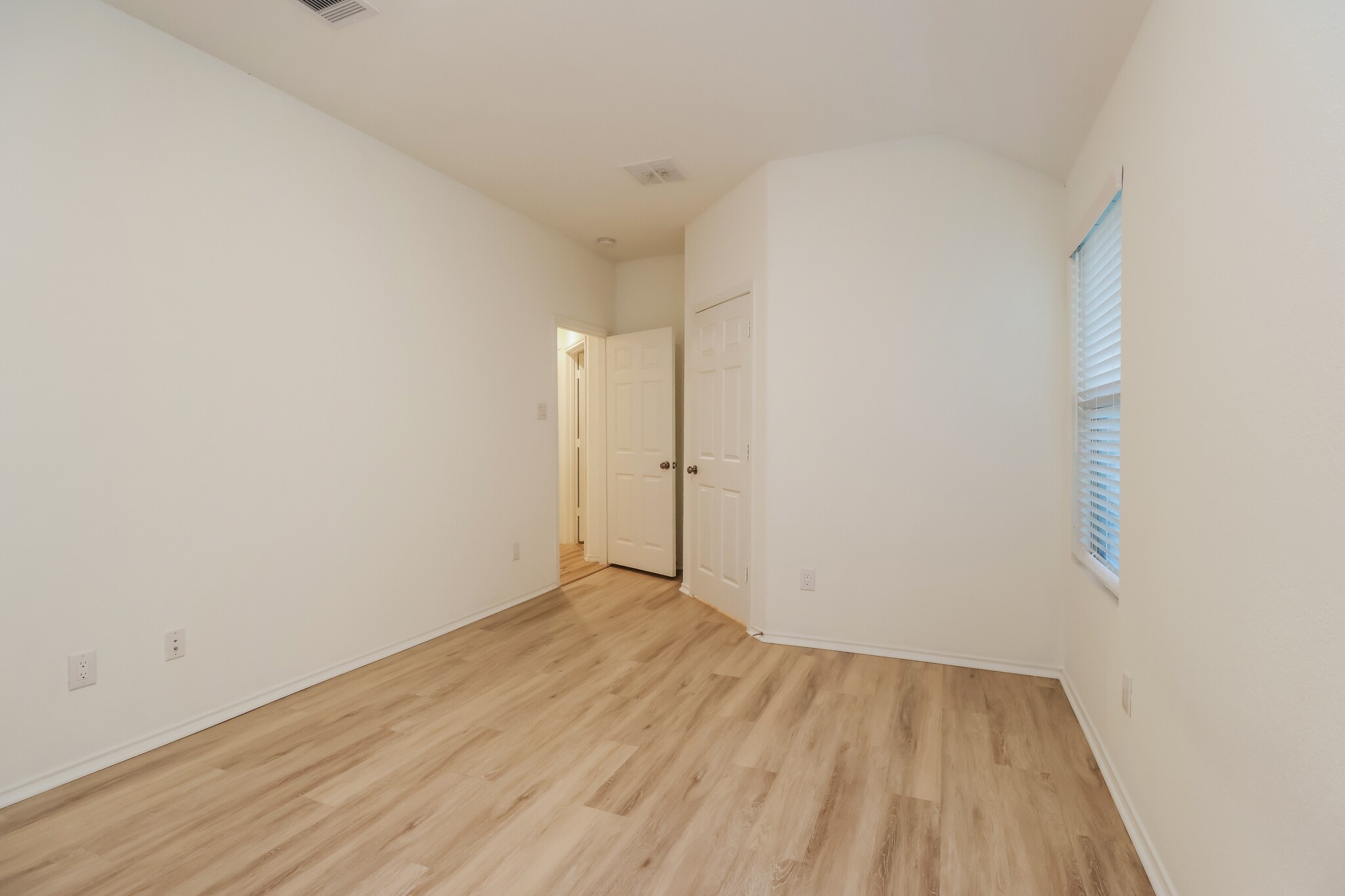 Building Photo - 3659 Solanum Dr