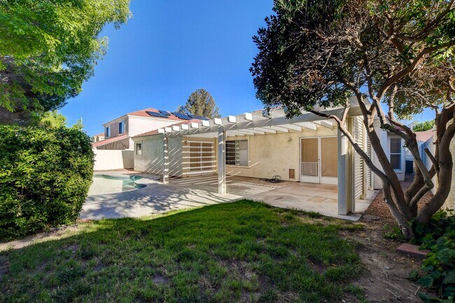 Building Photo - 3 bedroom single story in Desert shores!