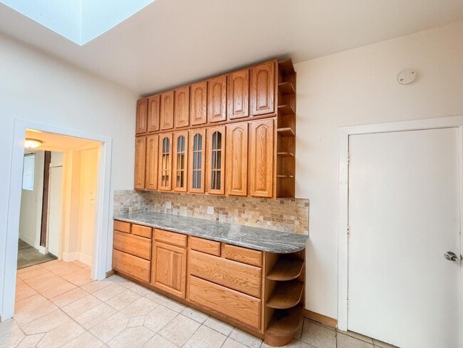 Building Photo - 4 bed 3 bath Single-family Home in Glenview/Lower Diamond area of Oakland