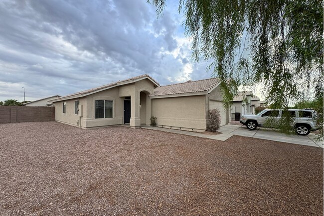 Building Photo - 3Bed/2Bath House at Northern Ave/87th Ave! Move-In Ready on 09/10/2026! – Corner Lot!