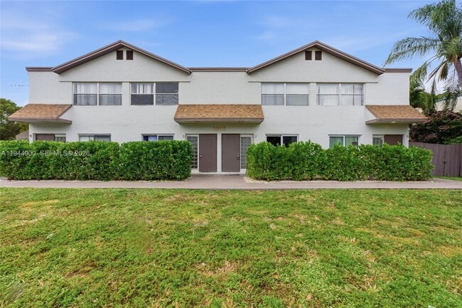 Building Photo - 3003 NW 5th Terrace