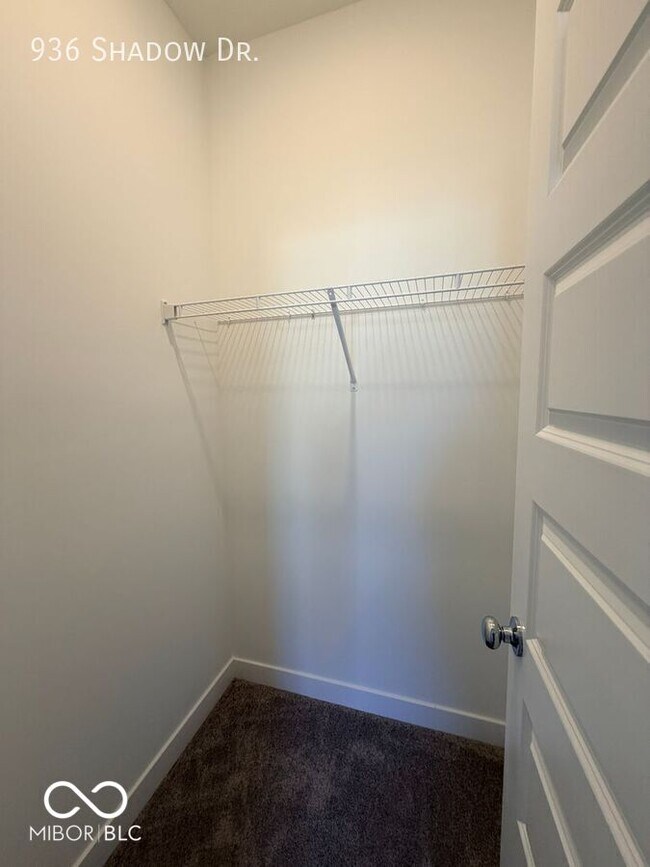 Building Photo - 936 Shadow Dr