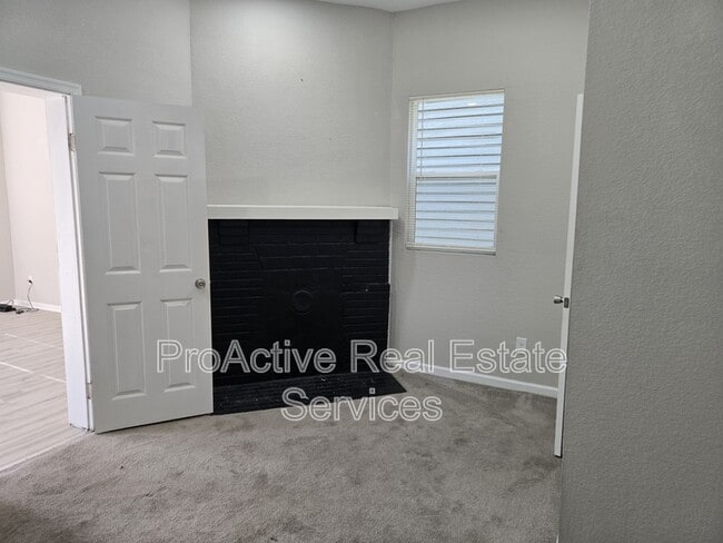 Building Photo - 126 Linden Ave