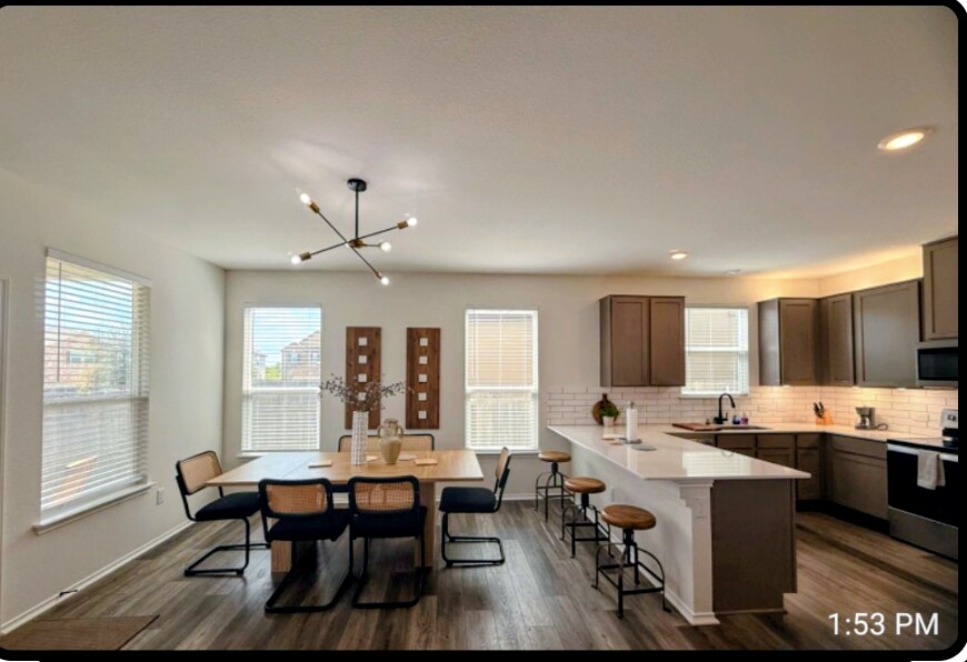 Building Photo - 6213 Albany Sleigh Dr