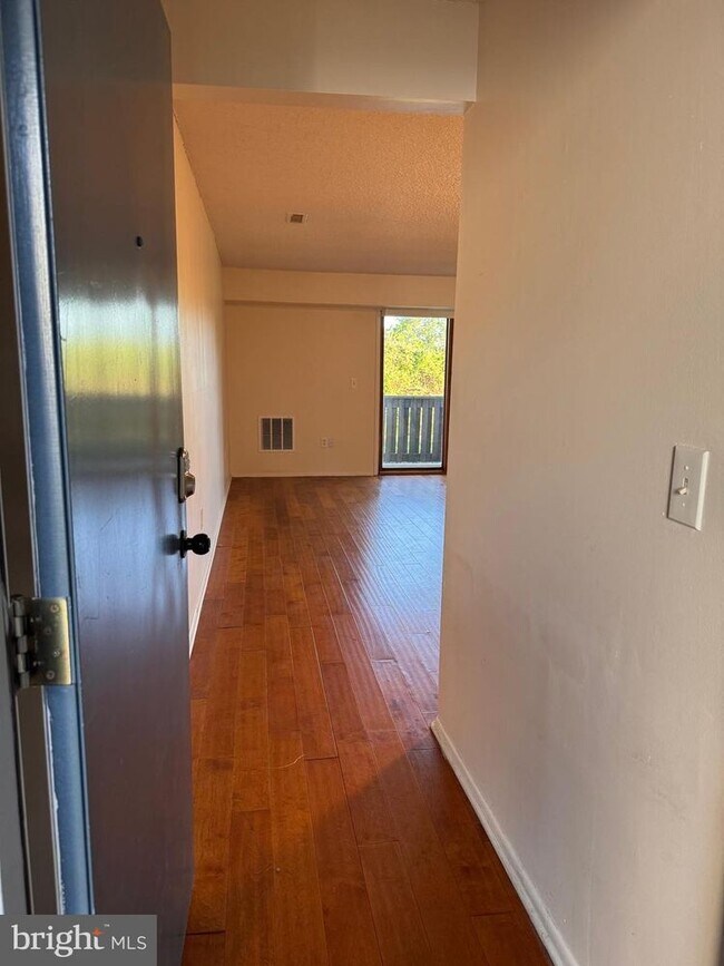 Building Photo - 815 Aspen Dr