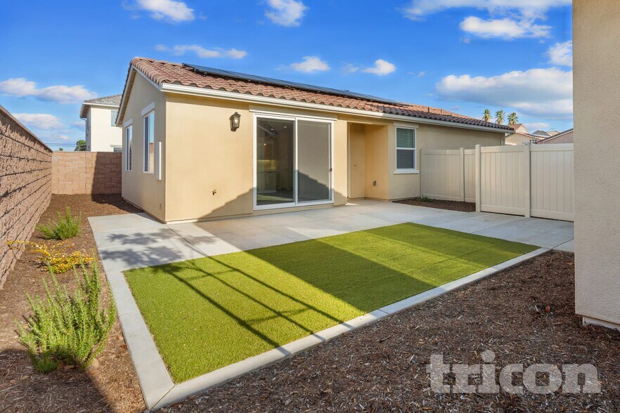Building Photo - 1721 Lorraine Dr