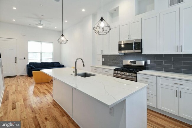 Building Photo - 144 W Wildey St