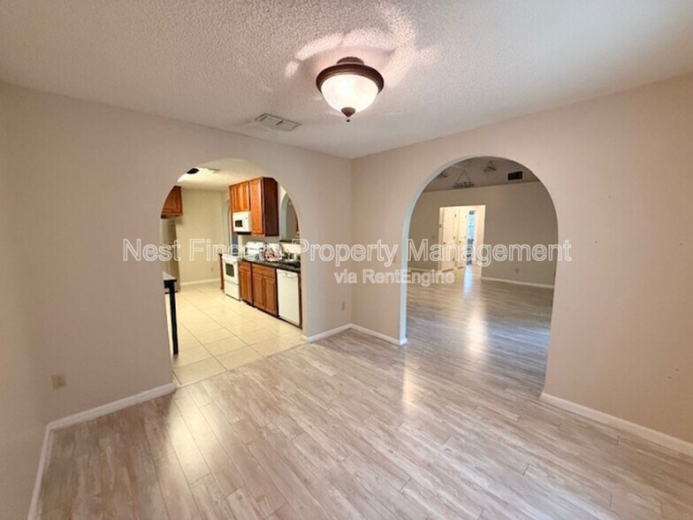 Building Photo - 11644 Lazy Willow Ln