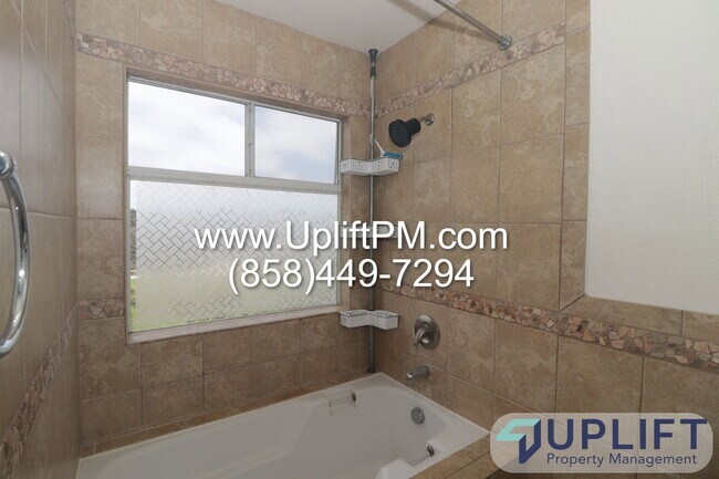 Building Photo - 1337 Serena Cir
