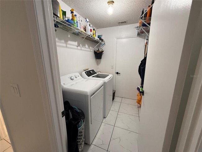 Building Photo - 227 Burning Tree Dr