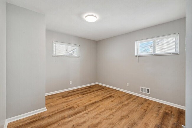 Building Photo - 4431 Caroline Ave