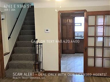 Building Photo - Renovated Cape Cod 3 bedroom 1 Bath