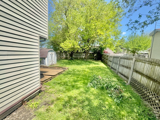 Building Photo - 3302 Acorn Ct