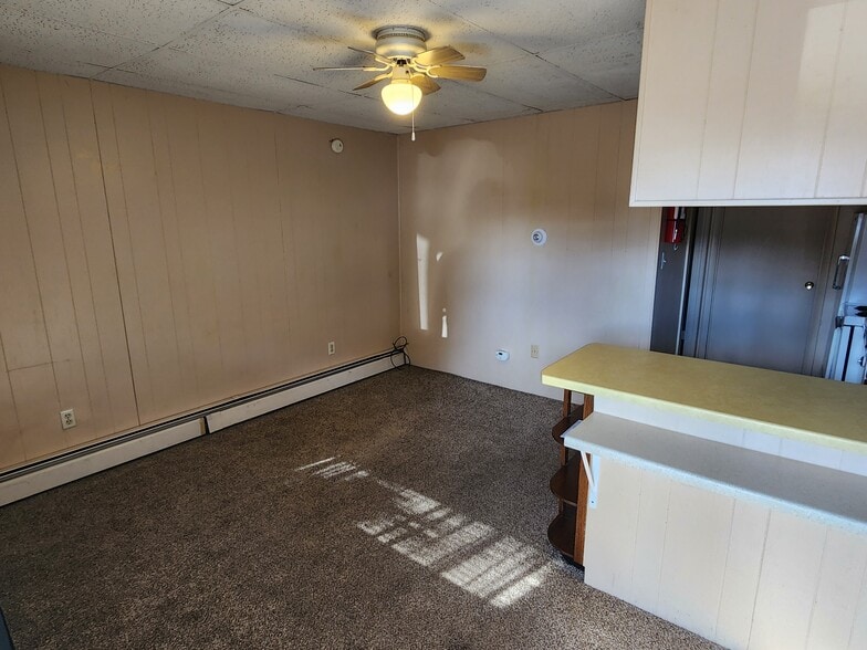 Livingroom - 1405 Randall St