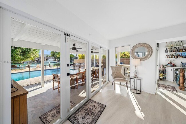 Building Photo - 840 S Shore Dr