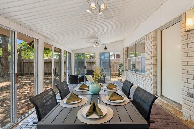 Building Photo - 8411 Glen Canyon Dr