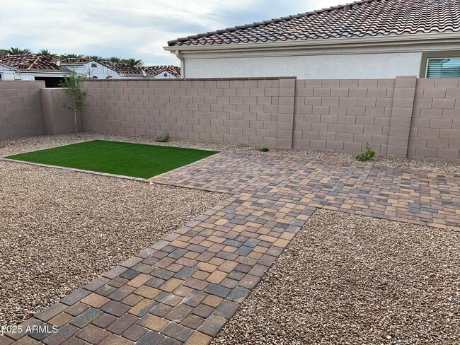 Building Photo - 5606 S Caisson Way