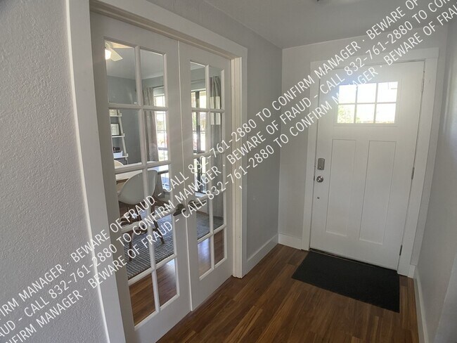 Building Photo - 645 Thompson Dr