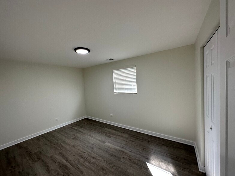 Bedroom 2 - 219 N Waller Ave