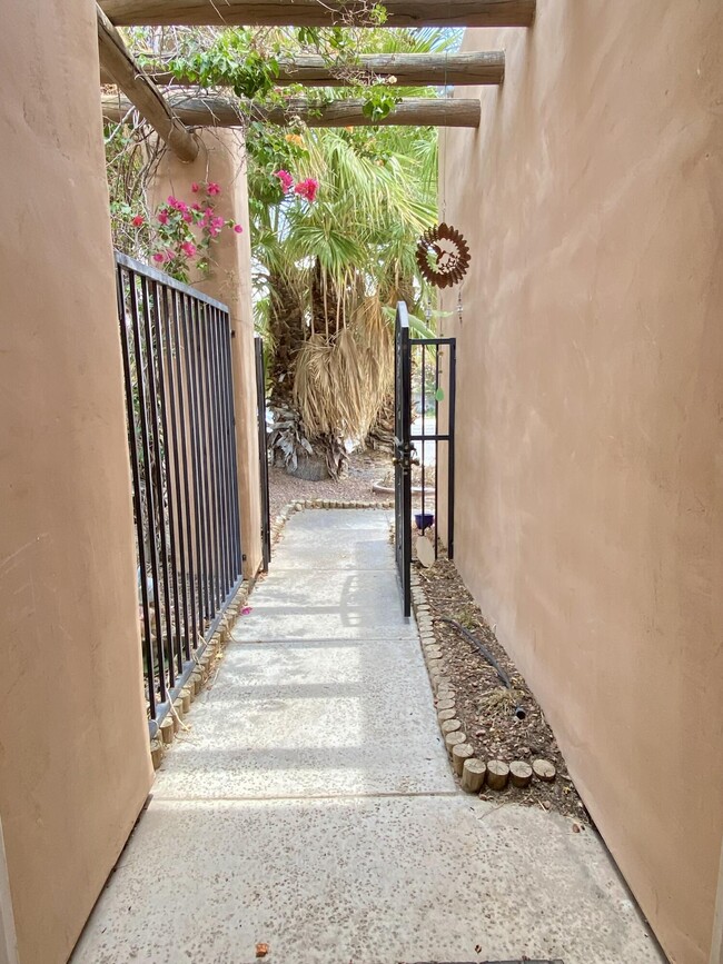 Building Photo - 28851 Avenida Diosa