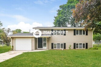 Building Photo - 3 Bedroom Pet-Friendly Home in INDIANAPOLIS, IN with Main Street Renewal