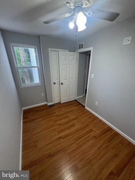 Building Photo - 24 E Abbottsford Ave