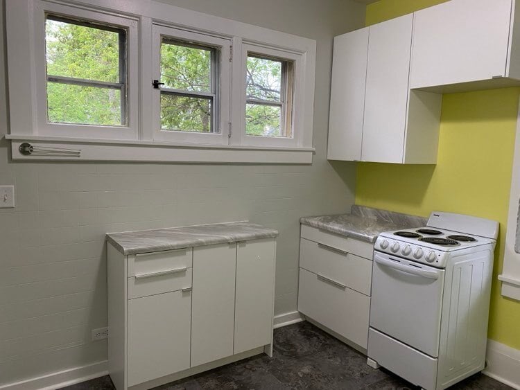 Kitchen - 215 Maple St