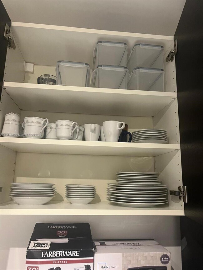 Building Photo - 2750 NE 183rd St