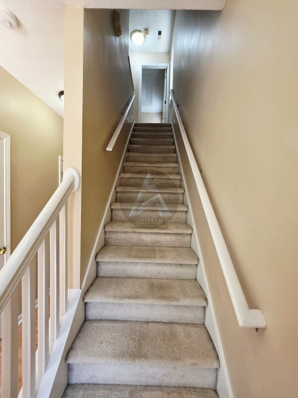 Building Photo - 4319 Thorngate Ln