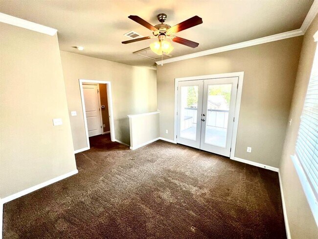 Building Photo - 4705 Rosedale Ave