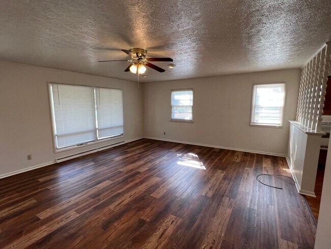 Building Photo - 2 Bedroom (Ellettsville) Available September 2026 for $1,230 (All Utilities Paid by Owner!)