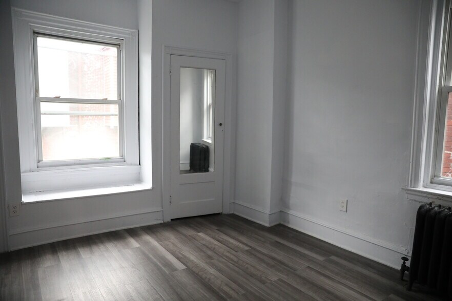 Building Photo - 4826 N Camac St
