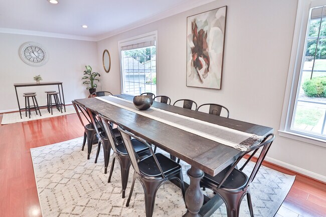 Building Photo - 9633 Cinnamon Creek Dr