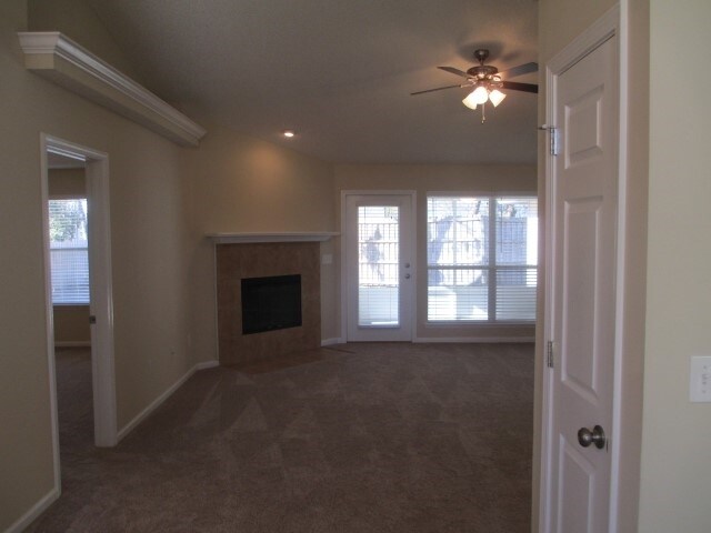 Building Photo - 2952 Majestic Oaks Ln