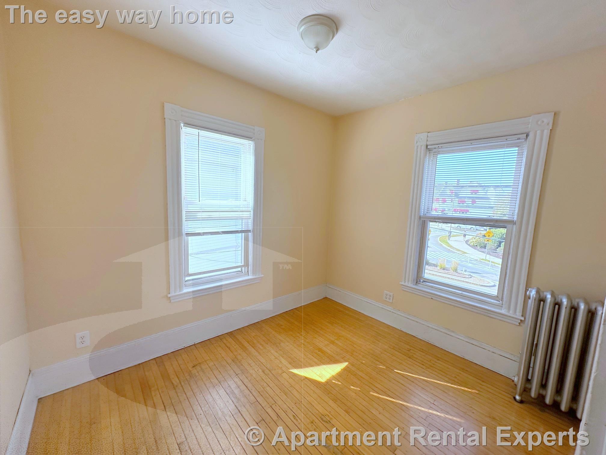 Building Photo - 145 College Ave