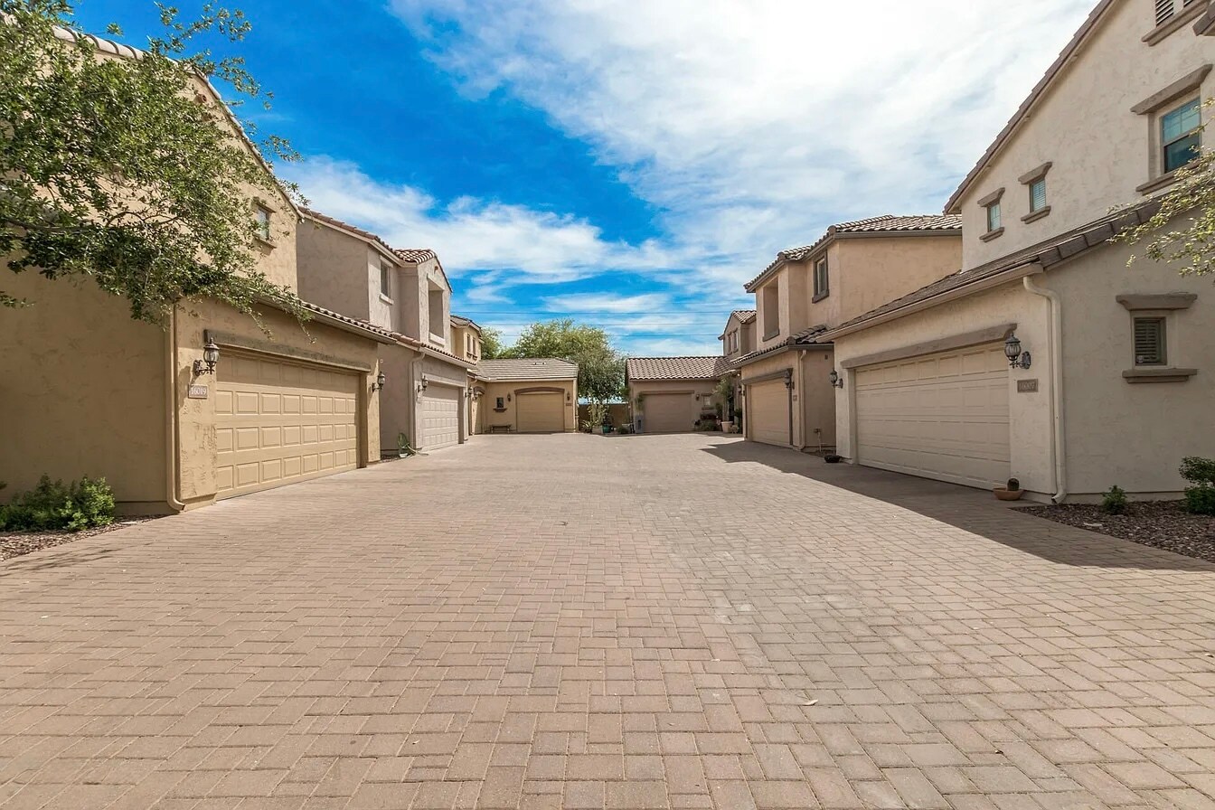 Building Photo - 16017 N 19th Dr