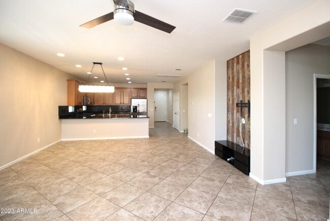 Building Photo - 4936 S Twinleaf Dr