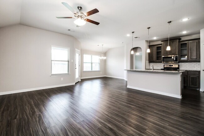 Building Photo - 6265 Thunderwing Dr